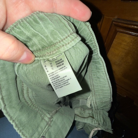 American Eagle Outfitters Olive Joggers - Picture 4 of 4